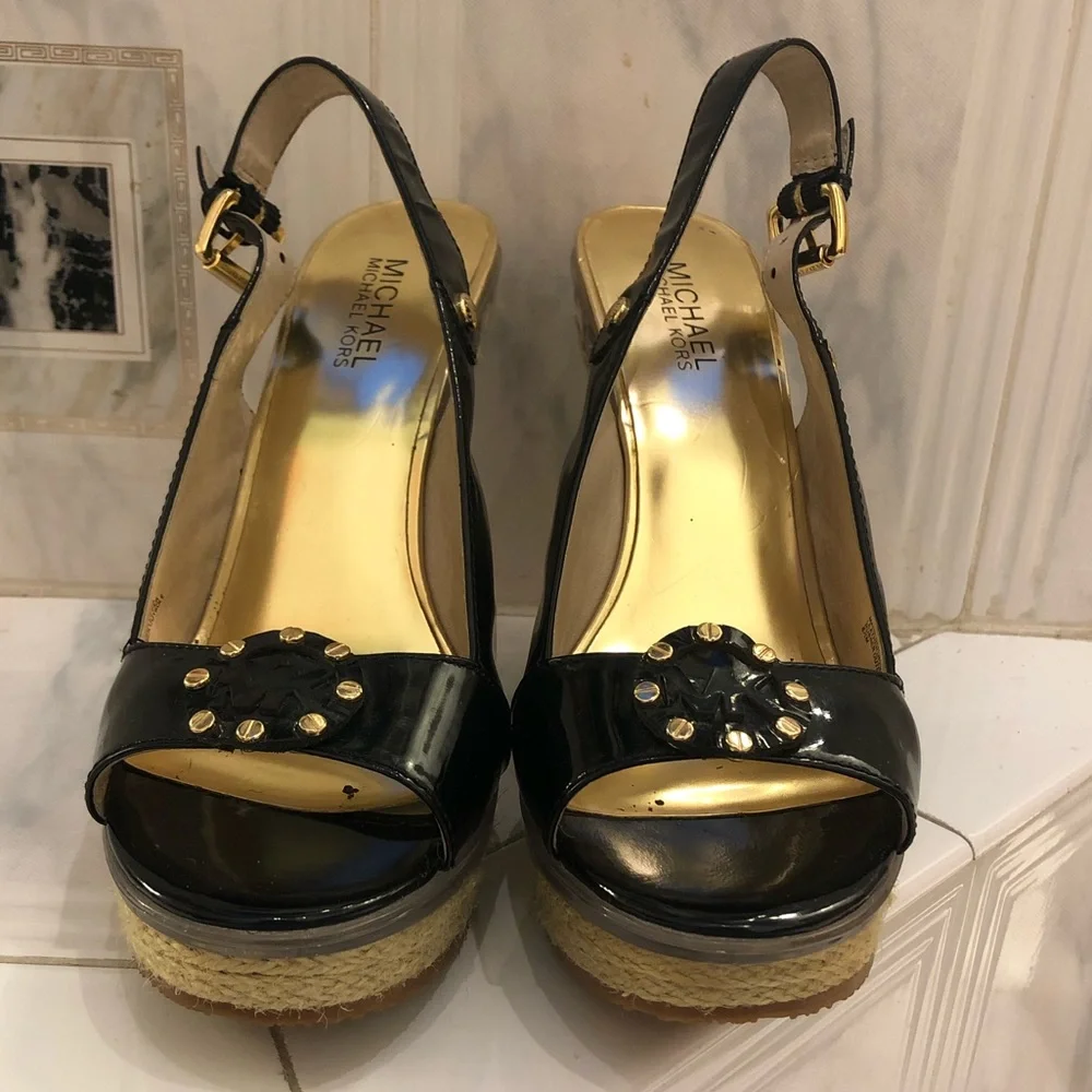 MICHAEL Michael Kors Black Patent Leather Wedge Sandals Espadrille Gold Stud 8.5